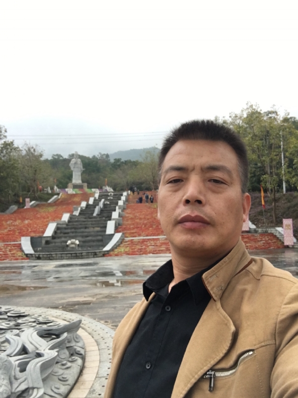 开心的松鼠的第一张照片--厦门基督教相亲网